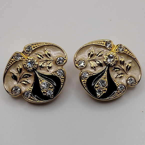 Jewelry - Exquisite Vintage Clip Earrings